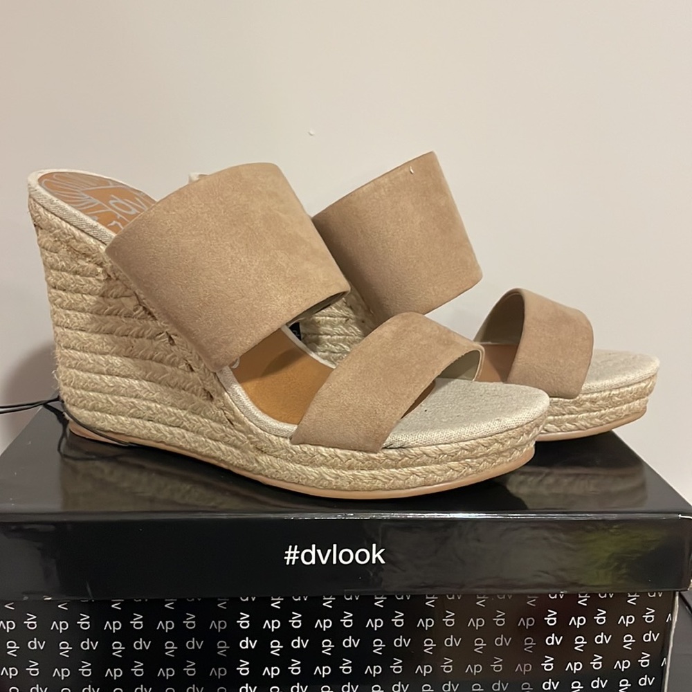 Dolce Vita Adelina Wedge - Size 7